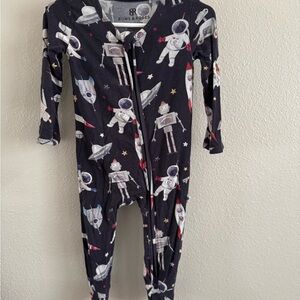 Bums & Roses Space-Themed Footie Pajama 12-18M